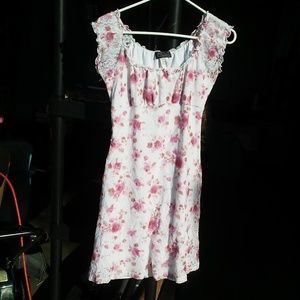Sz Large pink floral dress